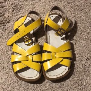 Girls yellow Salt Water sandals
